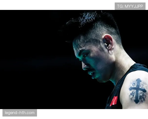 林丹退役后这身材管理也太狠了，健身房打卡比当年训练还勤？